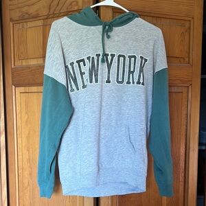 Aeropostale Gray and Green New York Sweatshirt